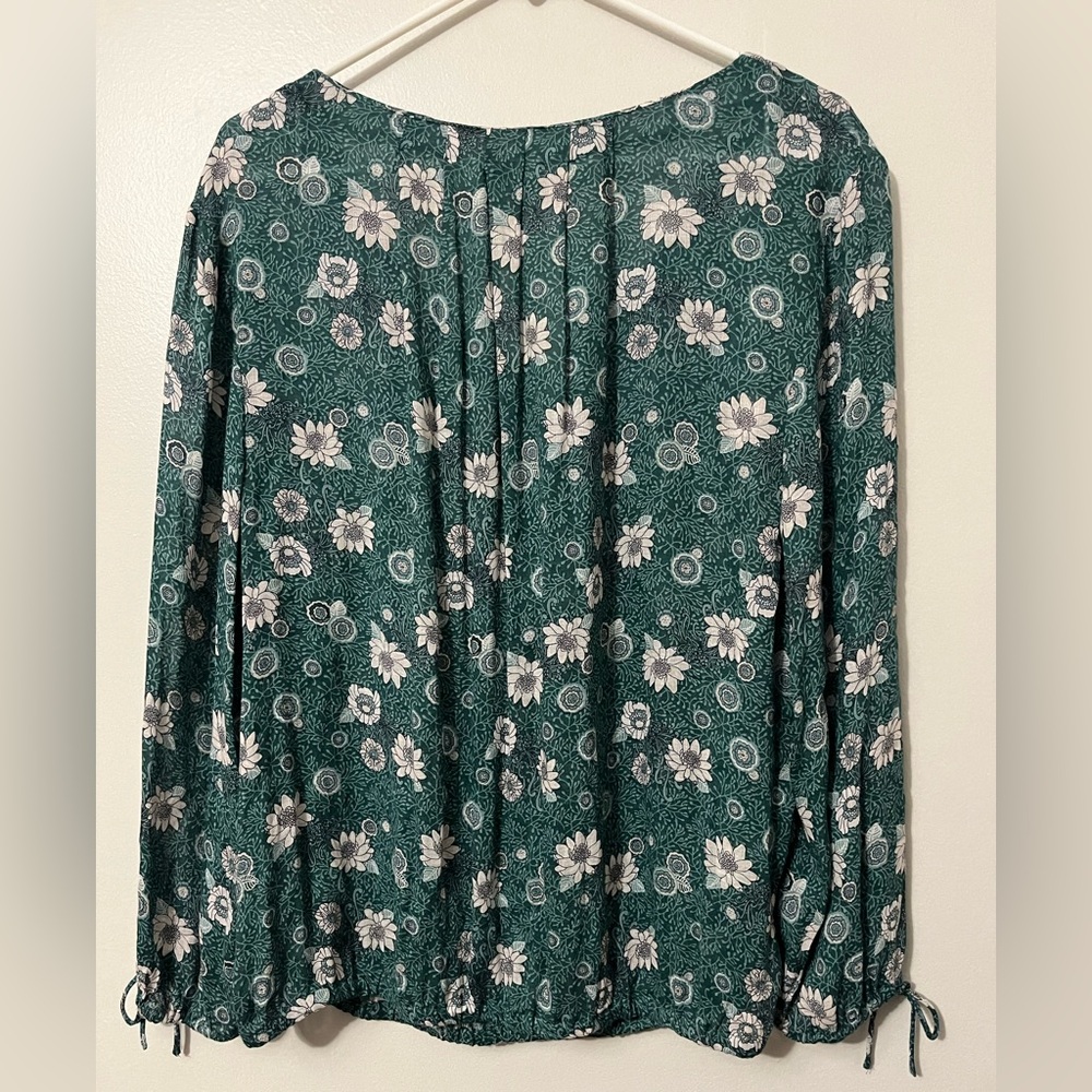 Lucky Brand Green Floral Peasant Top with Delicate Round Buttons - Picture 3 of 7